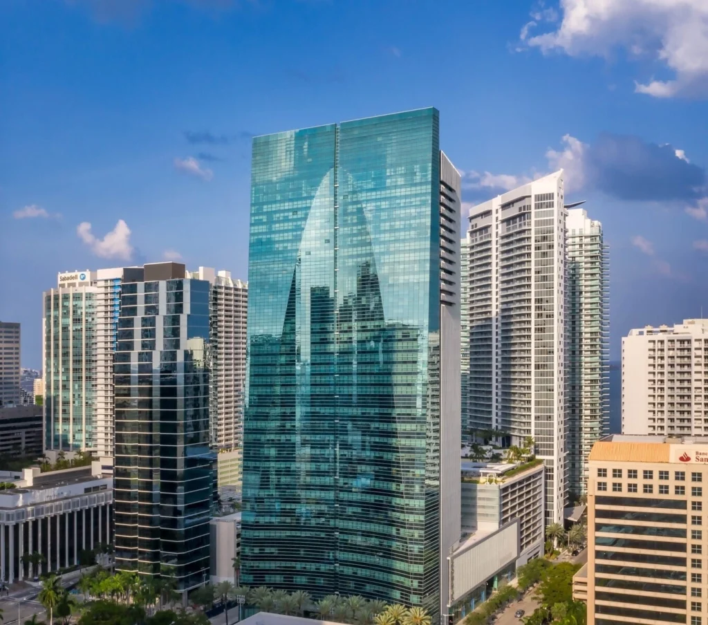 Contato quest workspaces 1395 brickell miami exterior.jpg
